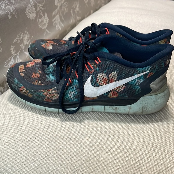 Nike Free 5.0 Photosynthesis Running Shoe 724517-401 Multicolor Floral size 6 - Picture 3 of 4
